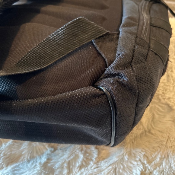 Oakley Backpack - Picture 5 of 9